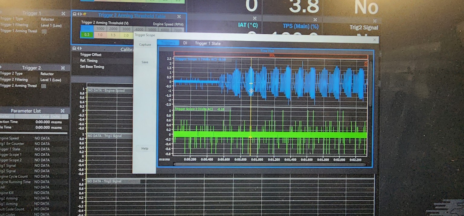 Oscilloscope capture of engine trigger signals